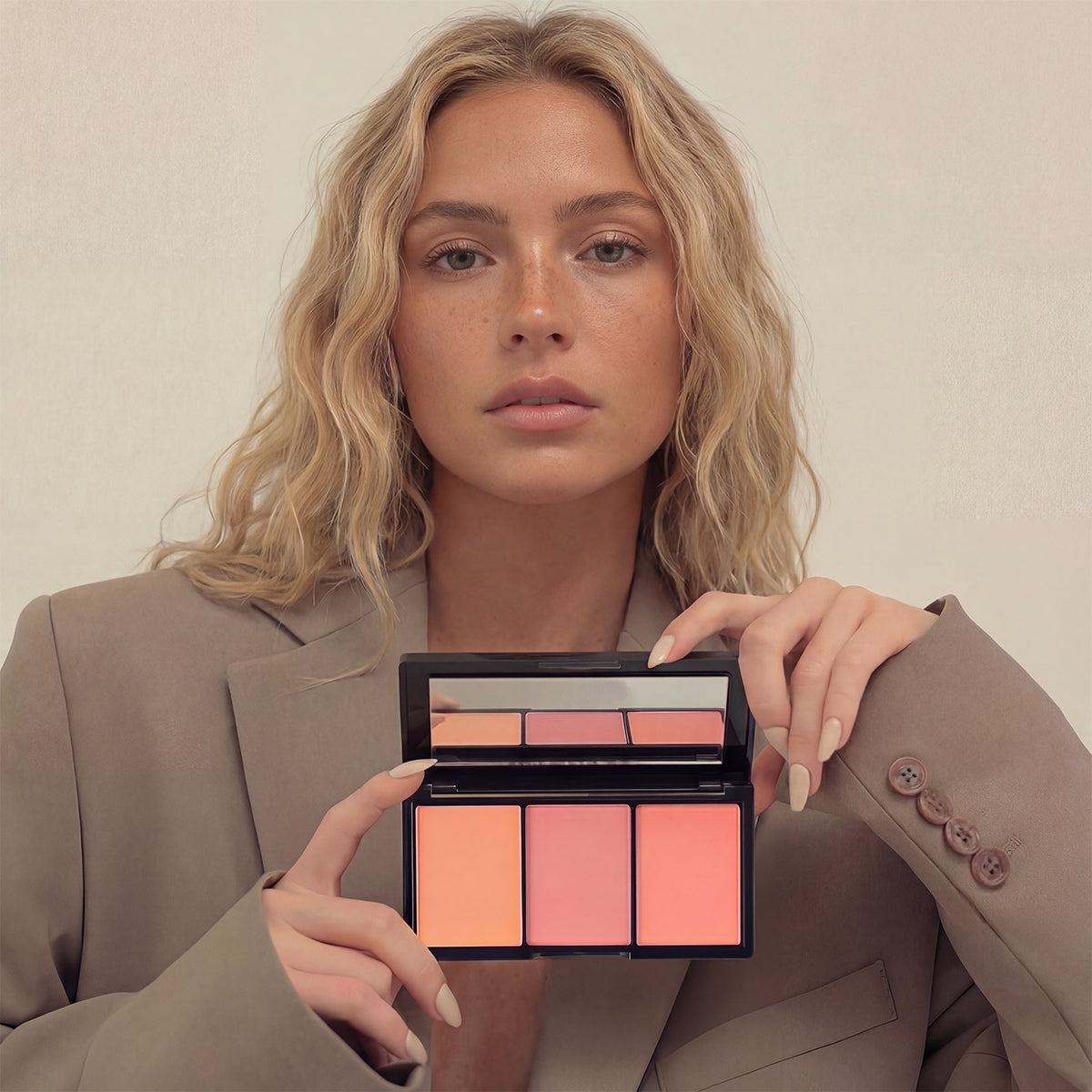 Untameable - 3 Shade Blush Contour Eyeshadow Palette