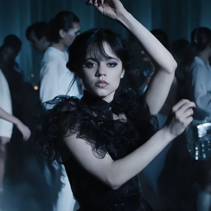 The 2023 Goth Makeup Resurgence