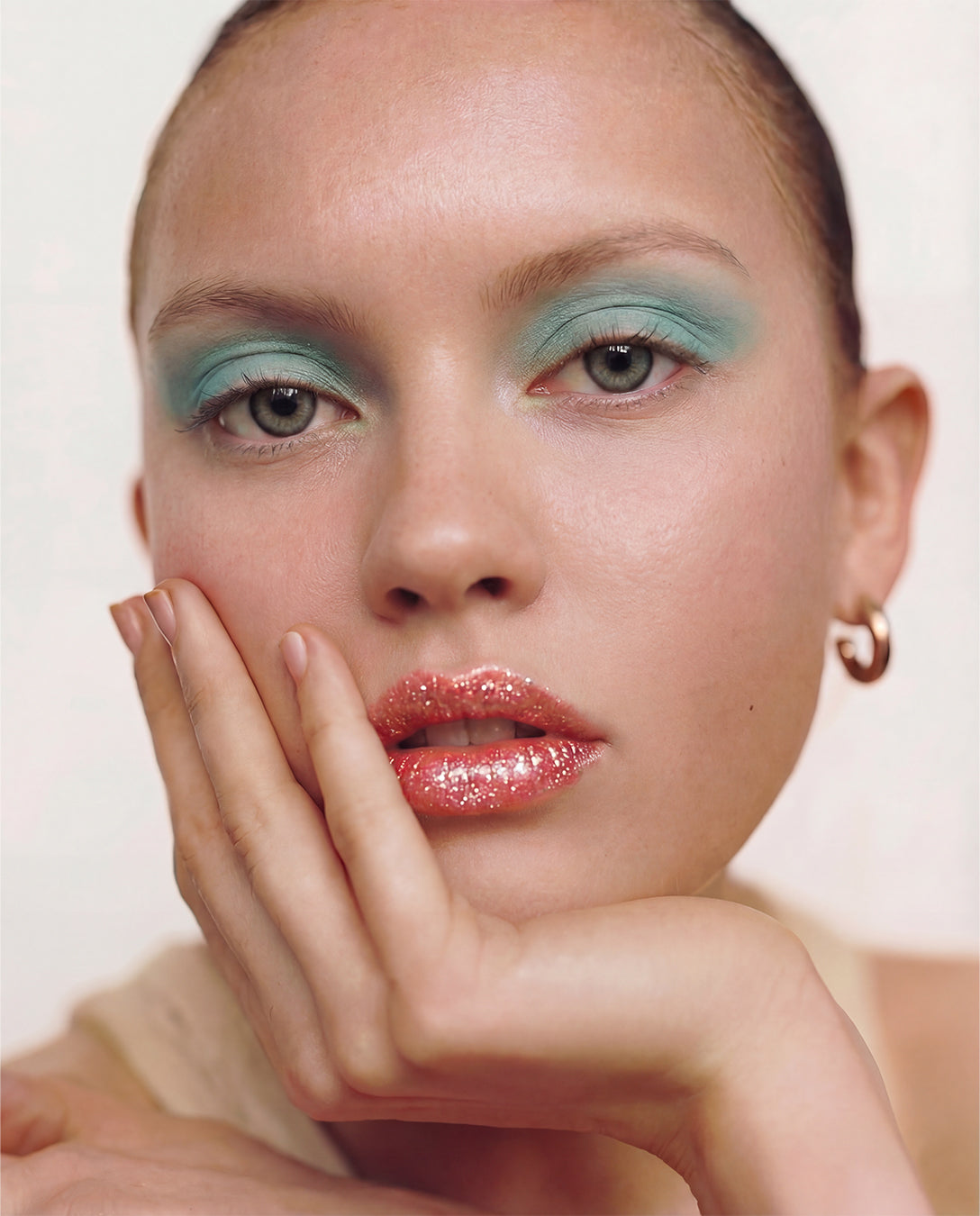 Diamond Kiss Proof Lipstick | Metallic Shimmer Sculpting