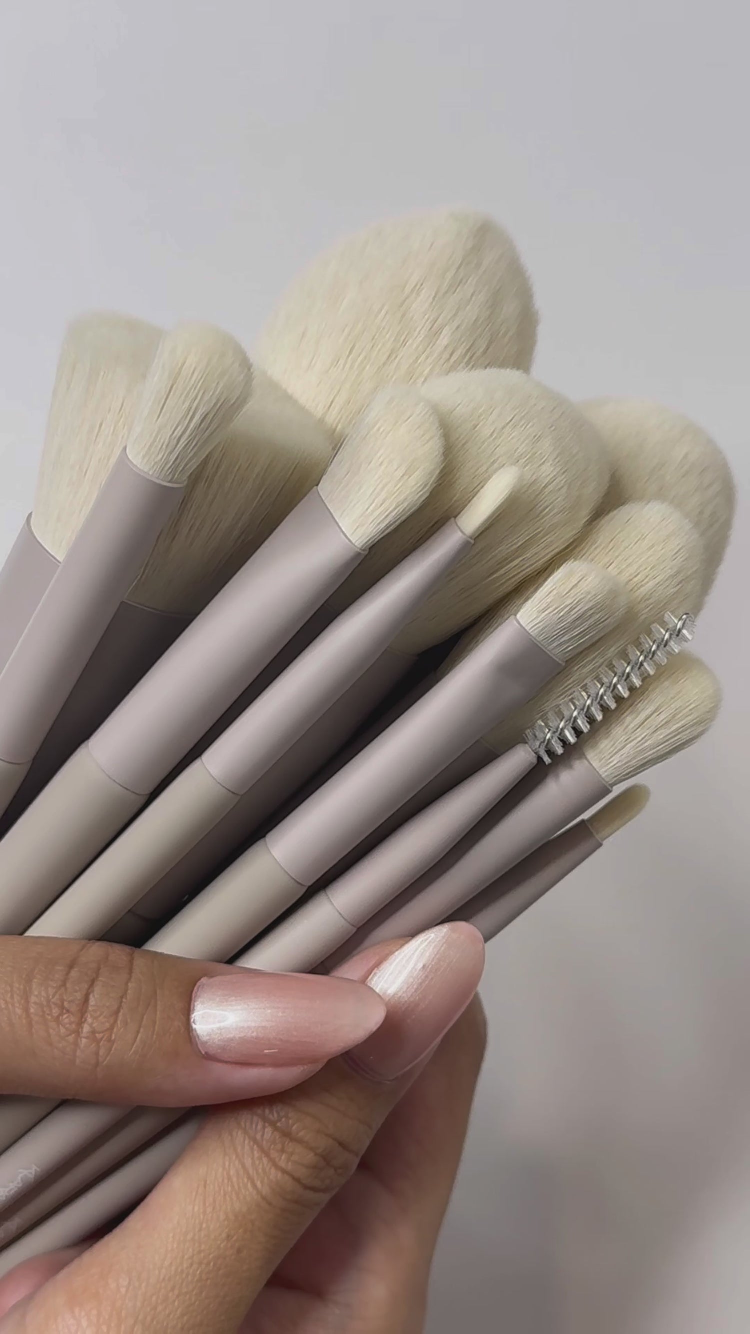 Free Veil Up Foundation with Lux Brush Set